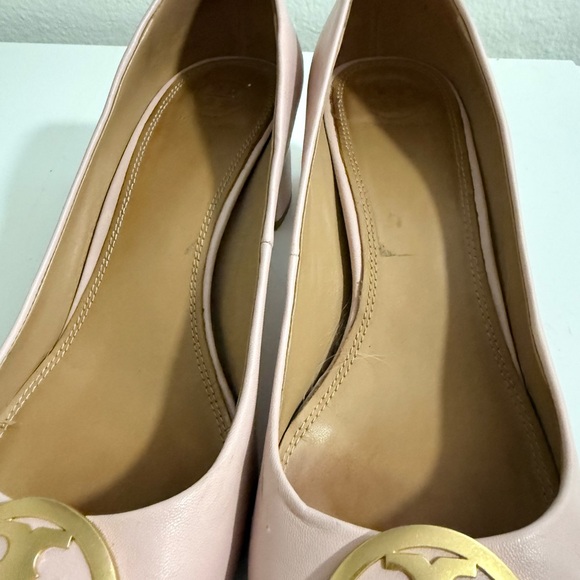Tory Burch Chelsea Blush Flats with Gold Emblem - Picture 7 of 9